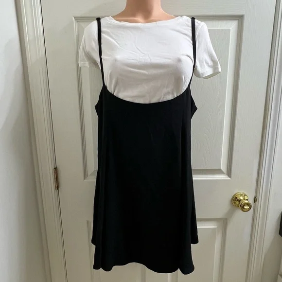 Black Skirt - Picture 2 of 4